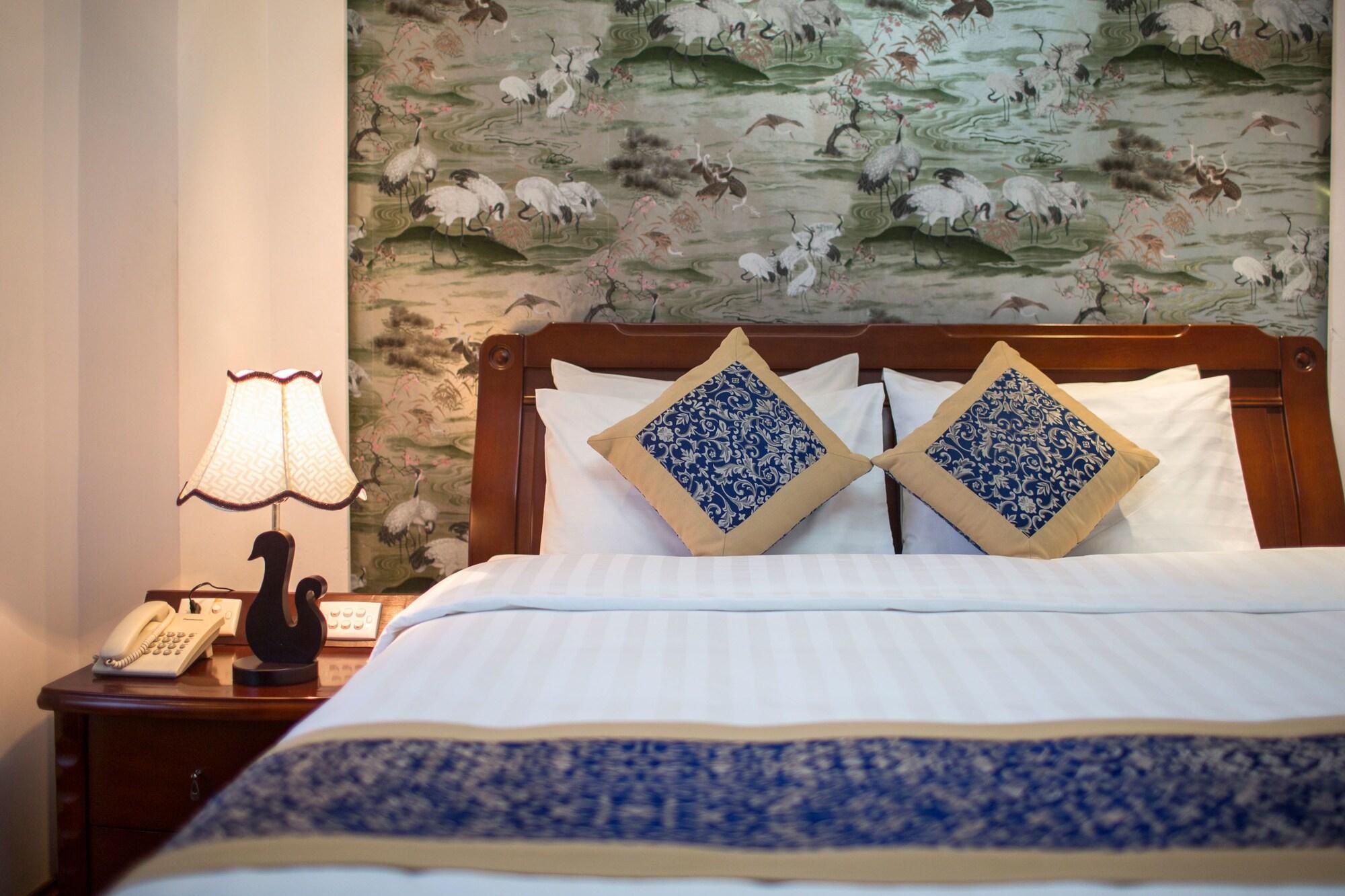 Lakeside Palace Hotel Hanoi Esterno foto