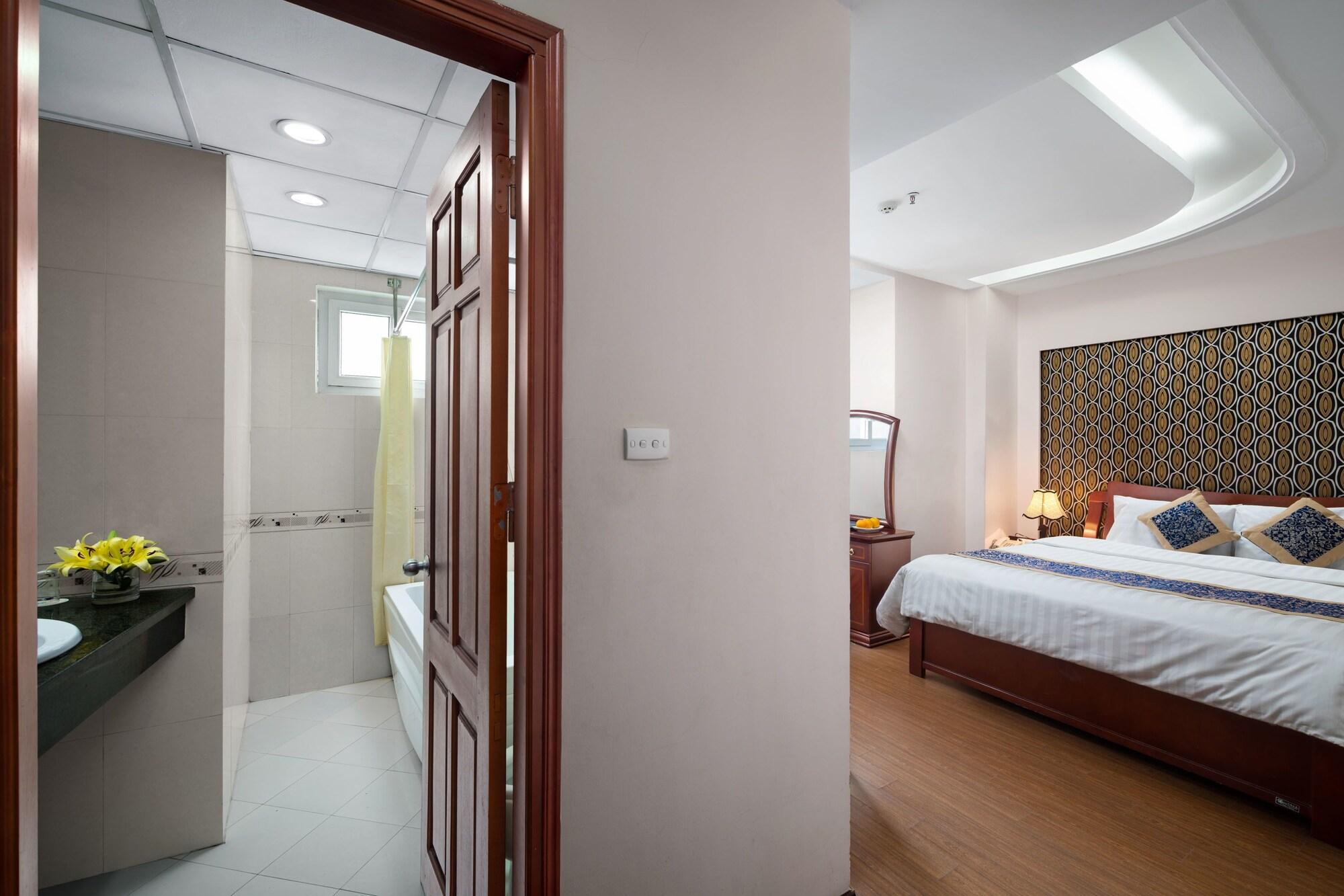 Lakeside Palace Hotel Hanoi Esterno foto