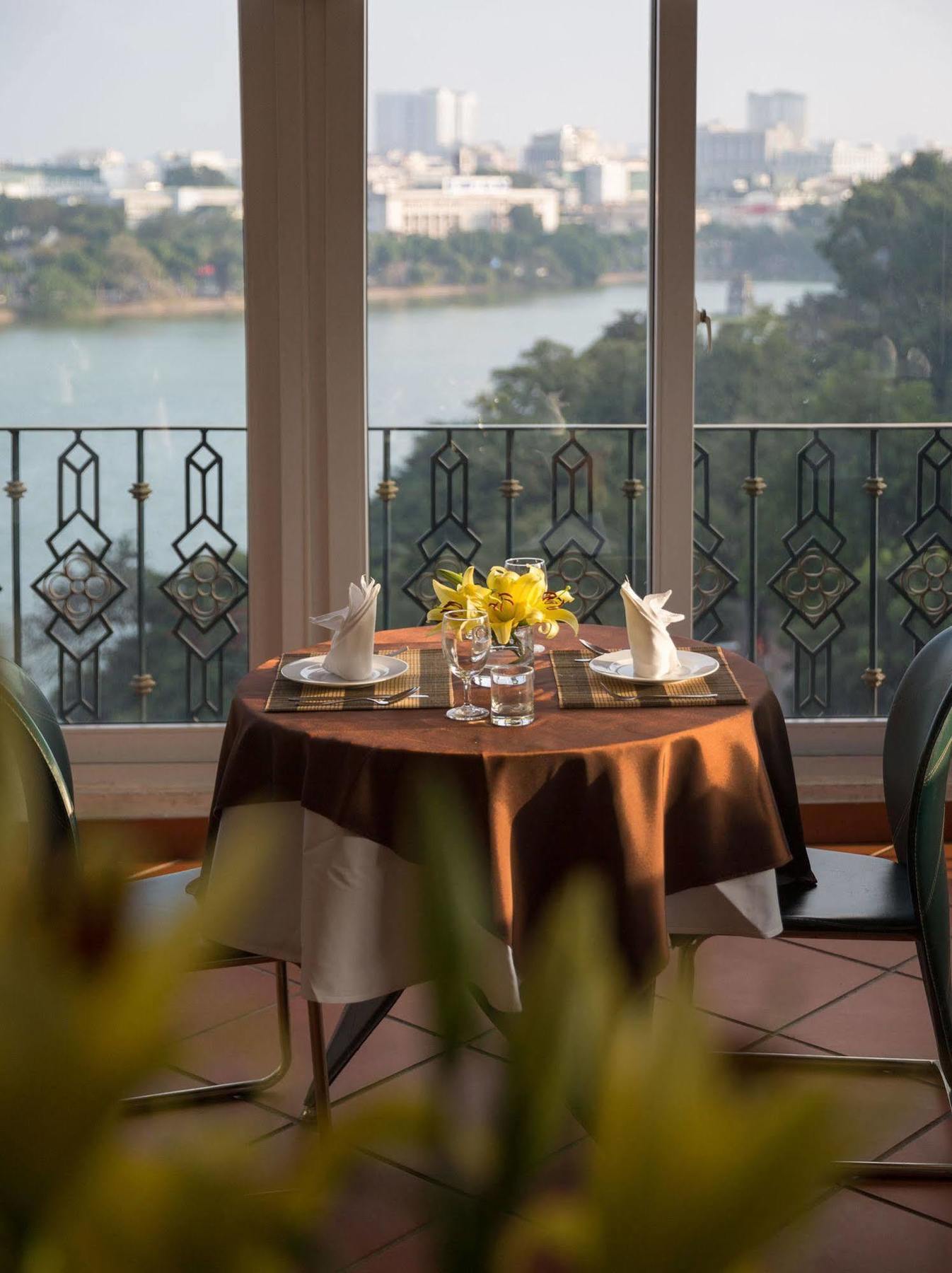 Lakeside Palace Hotel Hanoi Esterno foto