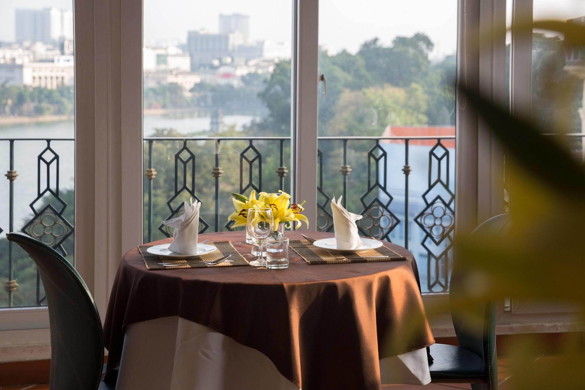 Lakeside Palace Hotel Hanoi Esterno foto