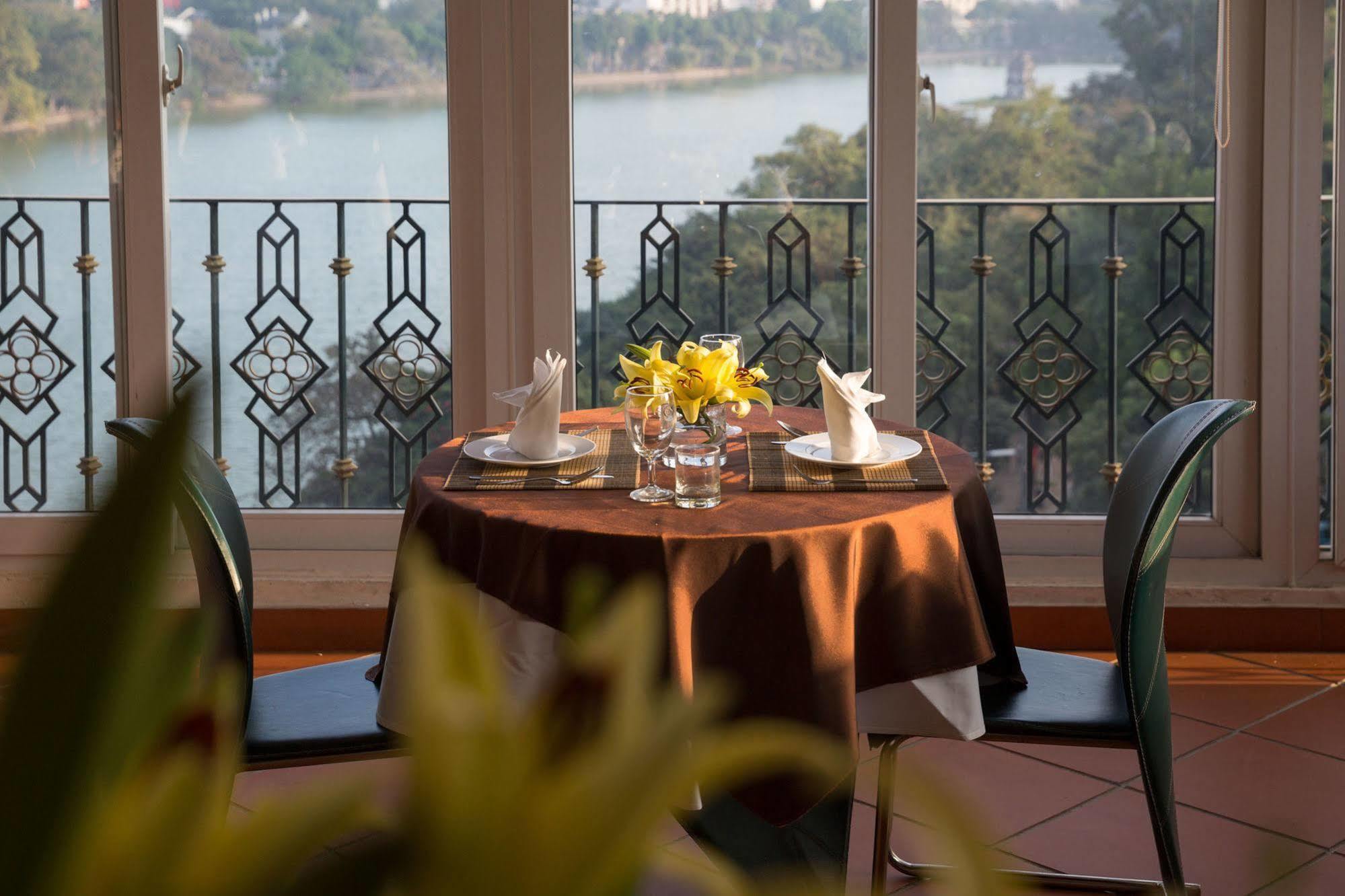 Lakeside Palace Hotel Hanoi Esterno foto