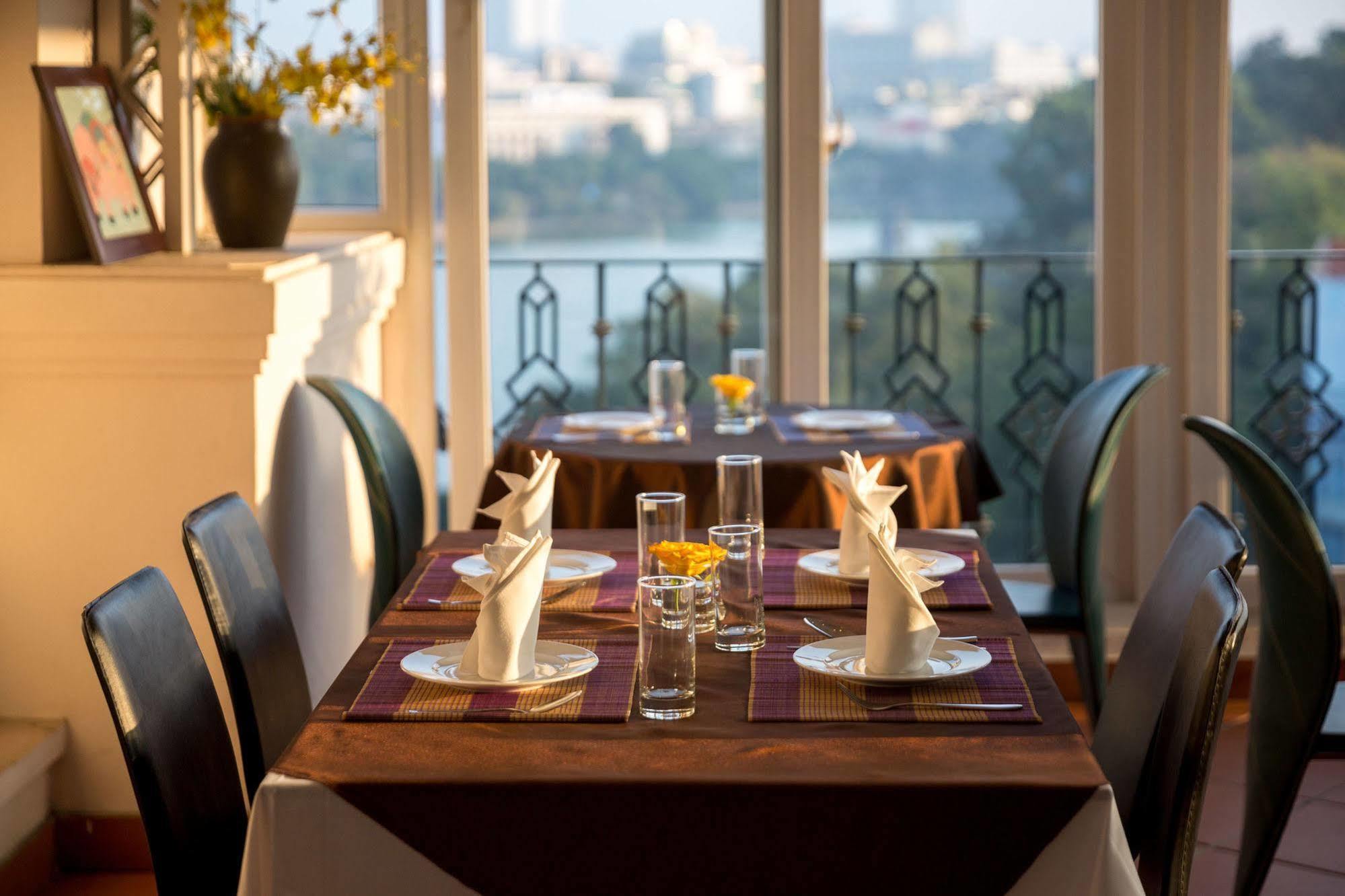 Lakeside Palace Hotel Hanoi Esterno foto